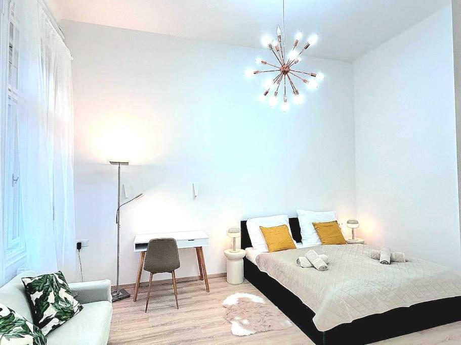 Liszt With Garage Available - Symphony 2 Budapest